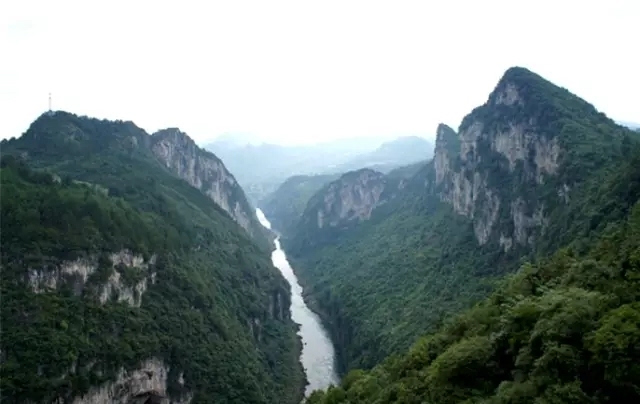 金沙县板桥村  六广河 位于贵州乌江上游,为修文,息烽,黔西和金沙4县
