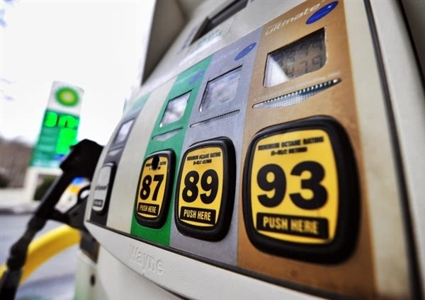 美国汽油将再度跌入冰点:低于3.5元\/升 - 微信公