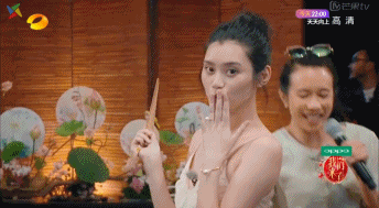 加入不光有影后级的芝姐,嘉玲姐还有歌后莫文蔚这一季的《我们来了》