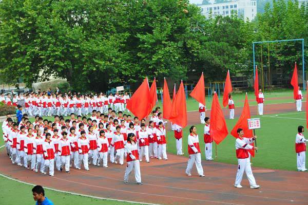 开学前贵阳各大高中校服先睹为快