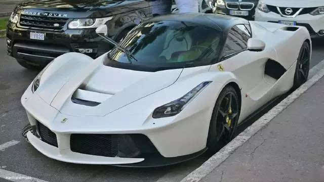 这颜色极为罕见,才貌双全富士白法拉利laferrari!