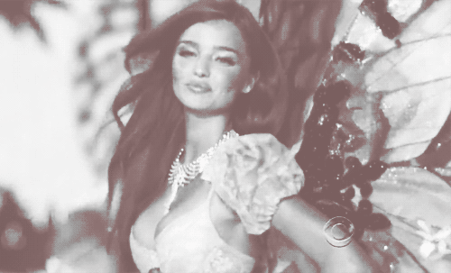 离过婚,带着孩子,她照样嫁小7岁的全球最年轻亿万富豪!