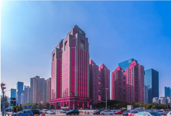 深圳中银大厦属于综合楼,集住宅,办公,商业于一体.