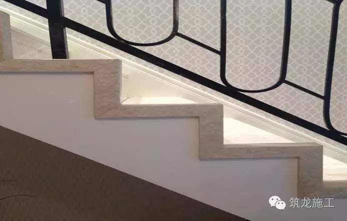 砖缝对齐,铺贴坚实; 5,踏步一侧宜设置挡板或挡水线,防止楼梯侧面