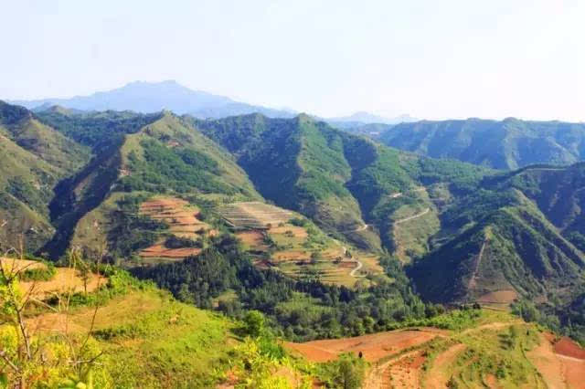 下峪镇在河南省洛阳市洛宁县的熊耳山腹地,豫西深山中的美丽乡村.