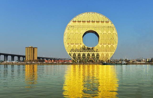 全球最丑陋建筑名单,广州哩座建筑榜上有名