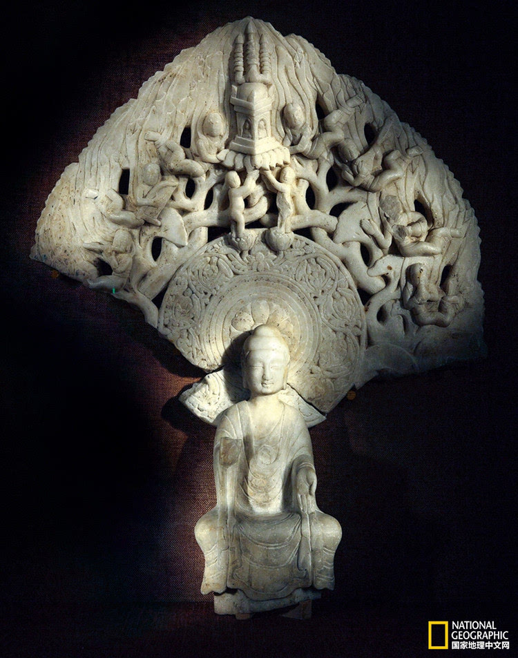 南方早期佛教造像创制模式的汉化