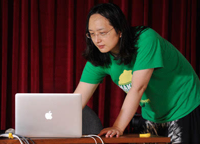 8岁学编程初中开公司,台湾传奇程序员唐凤到底