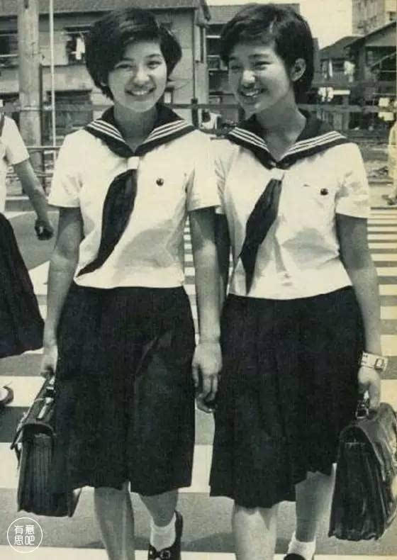 上世纪七十年代左右的校服