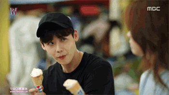 首先,我的给你吃一口.