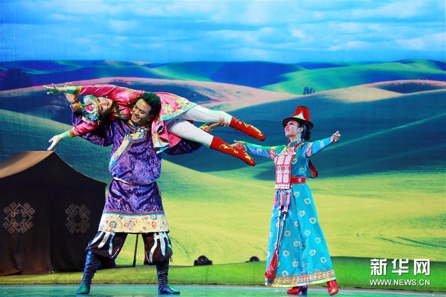 歌舞剧《裕固族姑娘就是我》在京上演(图)