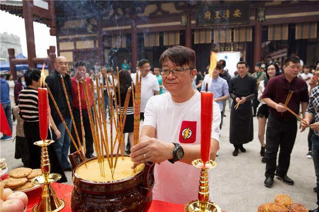 电视剧《蔓蔓青萝》将由导演高翊浚执导,新锐编剧史赫然,隆龙,赵雪薇