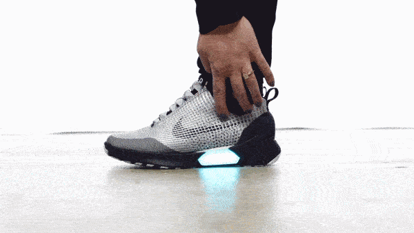 耐克自动系带鞋hyperadapt1.0:11月发售
