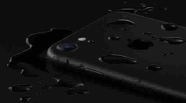 索尼苹果三星都宣称手机防水 噱头还是实用?