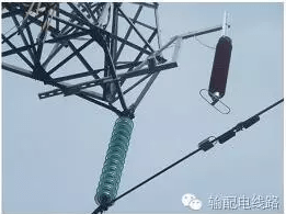 图 带脱离器的无间隙线路避雷器  无间隙线路避雷器主要用于限制雷电