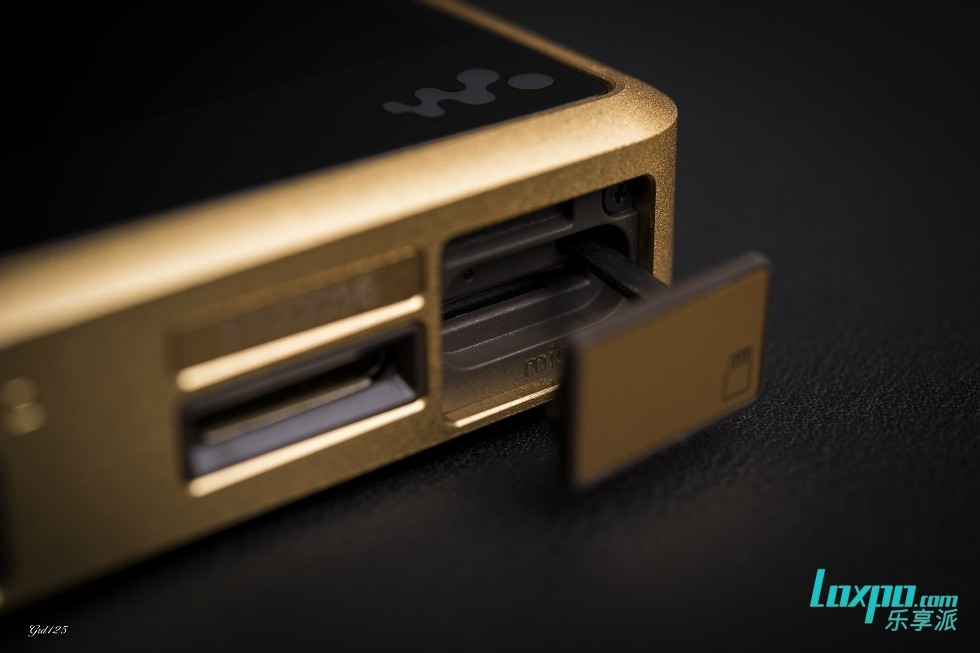 沉重的金色王牌,索尼WALKMAN金砖NW-WM1