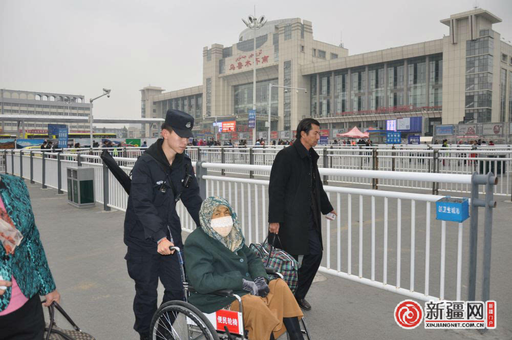 新疆便民警务站太累了