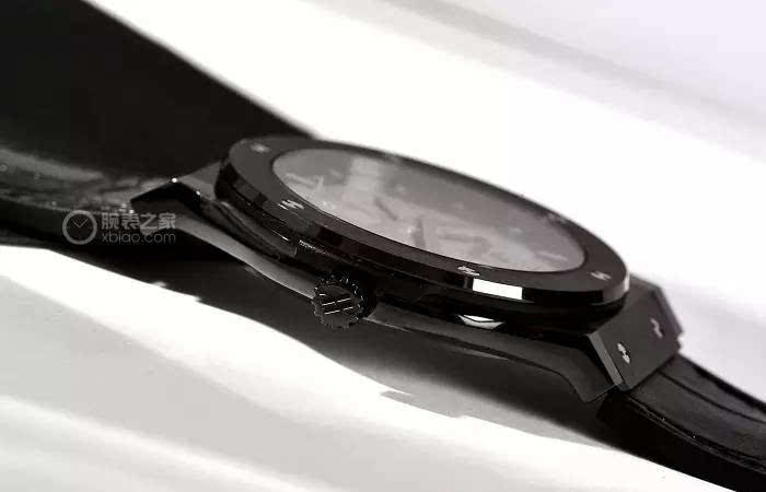 ���ִ��Ȿ��������ں�ϵ�г����οպ�ɫ�մ����