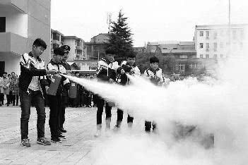 着火啦!快用湿毛巾捂口鼻-新闻视点-人工智能