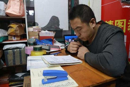 迪拜人均月收入_终于月收入过万了