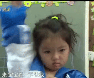 扎上和阿拉蕾一样的发型,我是不是就也可以成为击剑队的团宠了呢