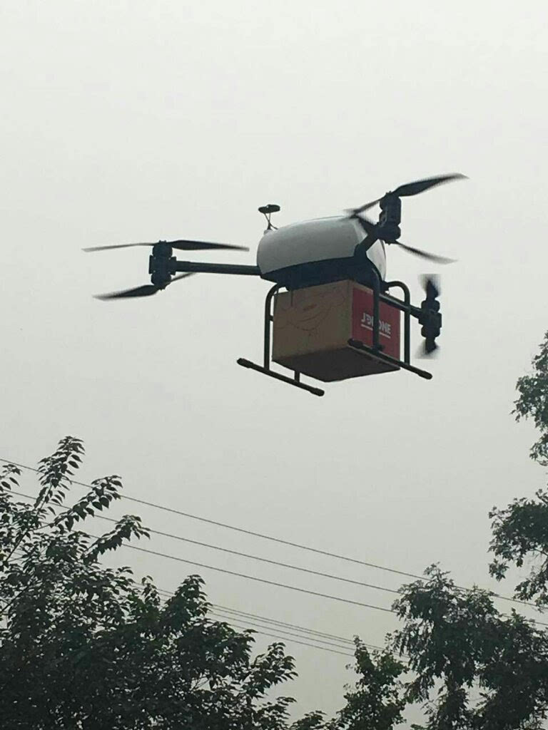 无人机送双11包裹 京东在郫县完成西南地区