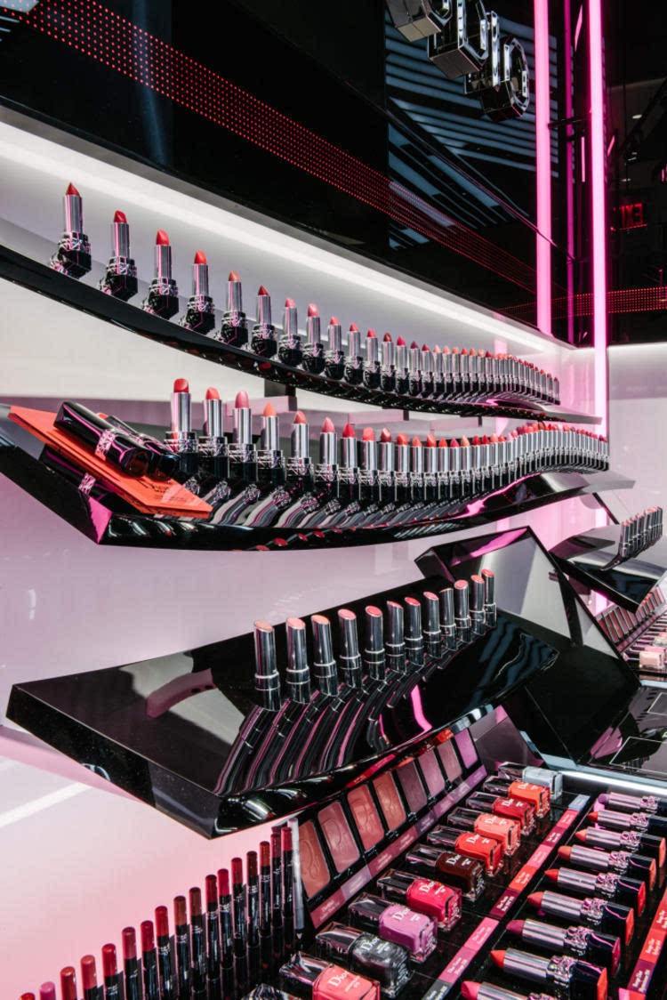 Dior在纽约开了第一家化妆品精品店,重点推荐它的彩妆_手机搜狐网