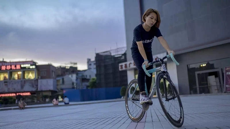 单车美女|爱拼的女孩更可爱 狼途ubikeu女队谢嘉欣