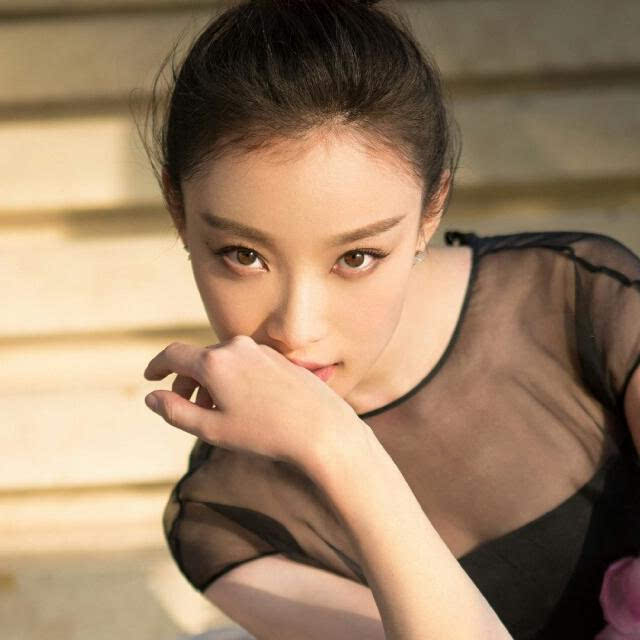 黑瞳色怎么了 突然好羡慕天然琥珀瞳