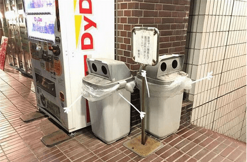 萌翻全世界!日本人给垃圾桶拍的照片
