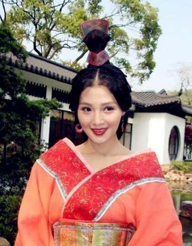 2008年内陆电视剧《母仪天下》,白庆琳扮演王昭君.