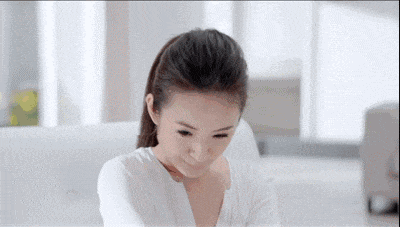 林依晨带着她的