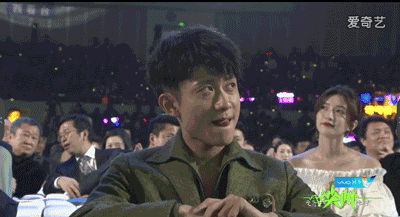 并且双双获奖,张一山拿走了年度飞跃演员