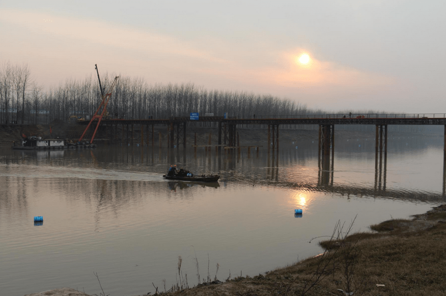 g328线河南淮滨淮河公路特大桥建设如火如荼