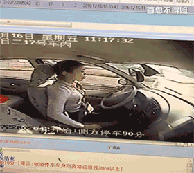 科目二挂科,女司机怒扇自己耳光