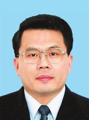 01 云南省政府秘书长,党组成员,办公厅党组书记 2016.01—2016.