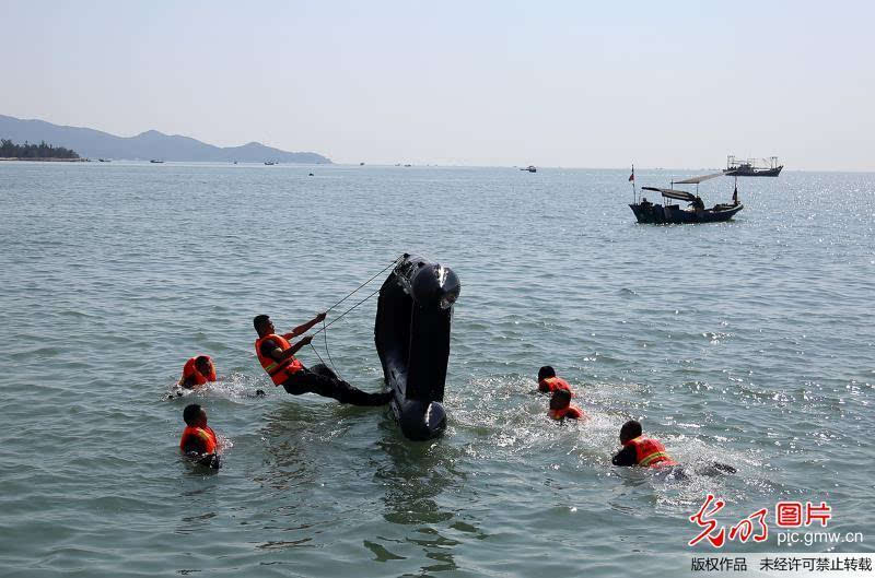 中国海警广东总队举行舰艇实战化大比武