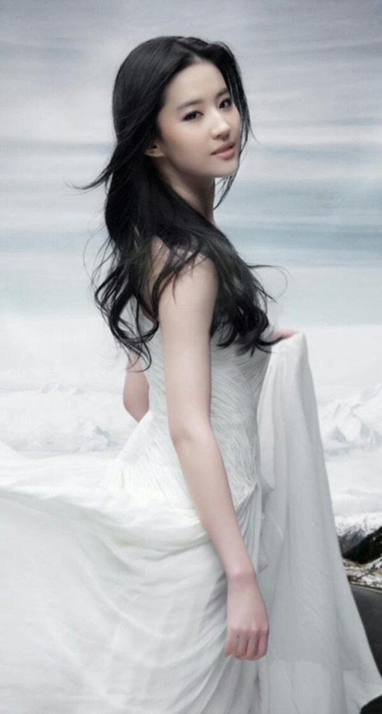 同样是29岁都爱秀侧颜 刘诗诗和刘亦菲的区别