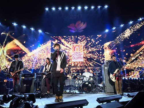 99乐团跨年狂欢 唱响2017新"乐"章