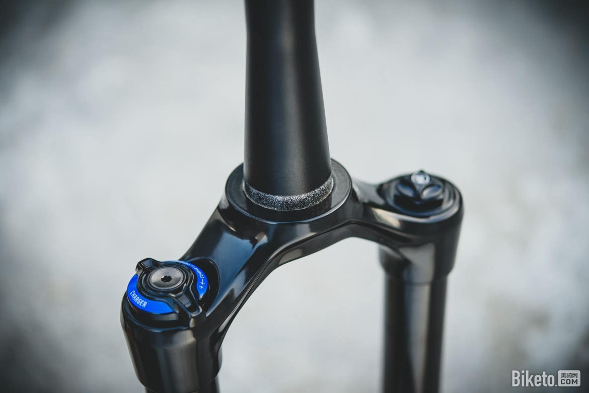 皇者归来:rockshox lyrik rc 顶级前叉开箱