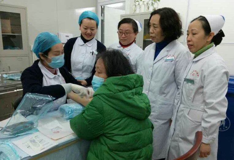 南昌市第三医院加强PICC门诊护理团队建设