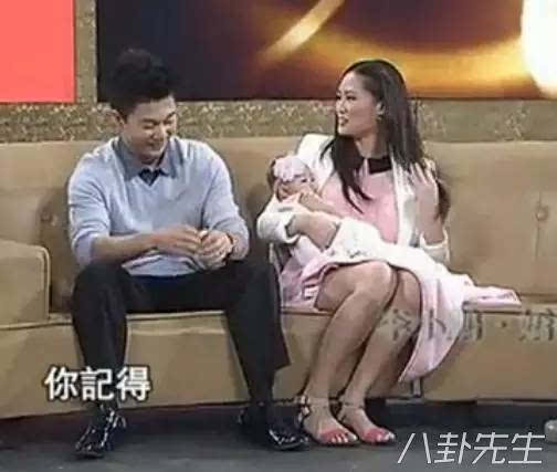 李小鹏老婆上节目只说英文,是在装X还是…?
