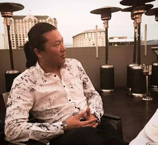 导演沈哲浩美国实现自己的电影梦 曾与汉克斯合作