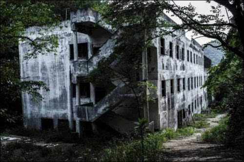 吓人!全球最阴森恐怖的14座废弃建筑