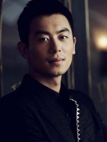 朱亚文,中国大陆男演员,2008年饰演了《闯关东》中的朱传武一角.