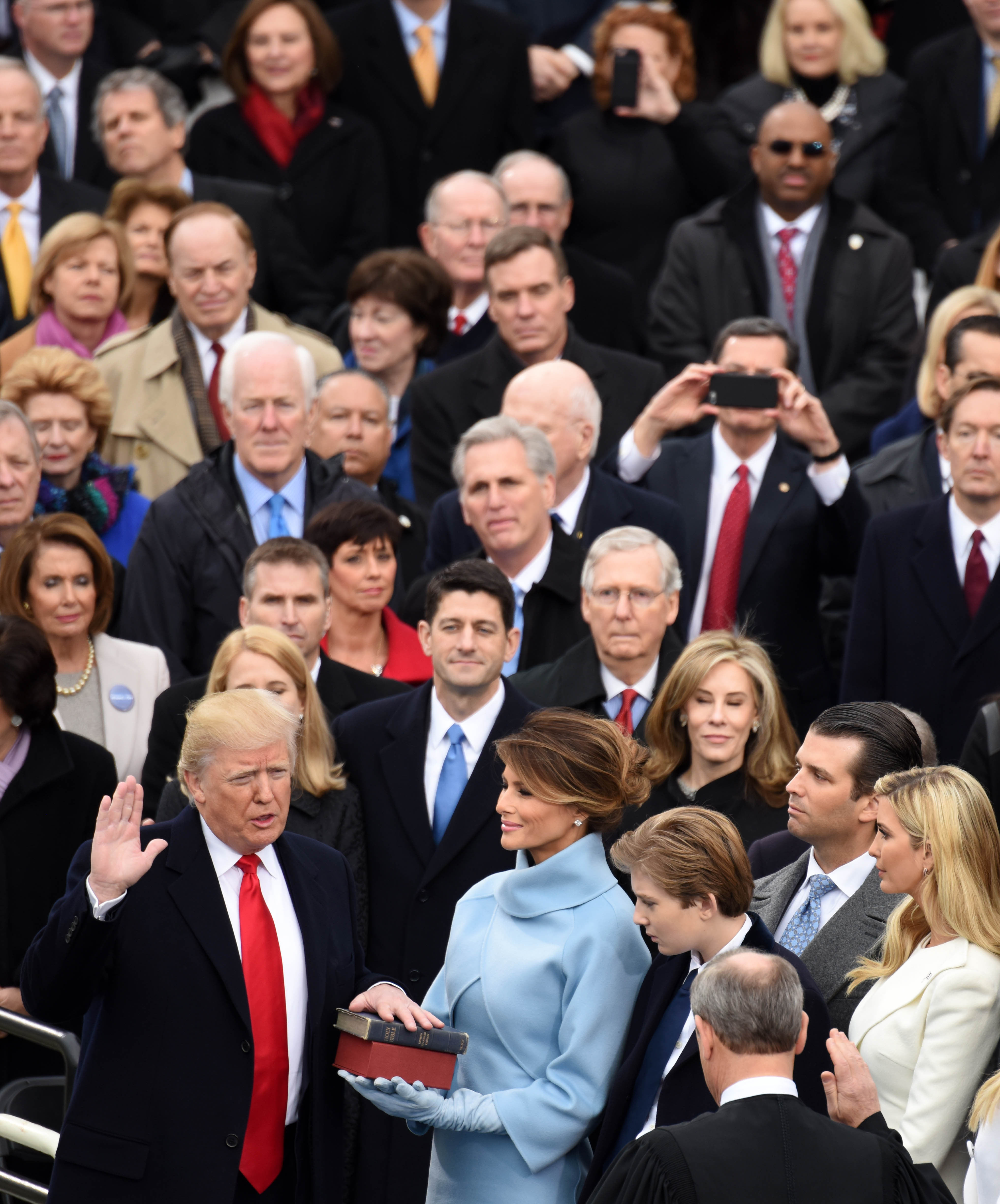 特朗普宣誓就任美国第45任总统_搜狐网