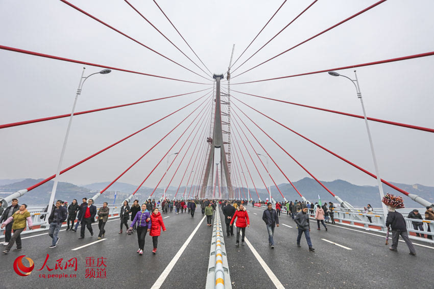 西南单跨最大斜拉桥 丰都长江二桥建成通车