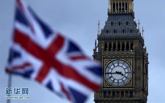 这是2月1日在英国伦敦拍摄的大本钟和英国国旗.新华社/路透