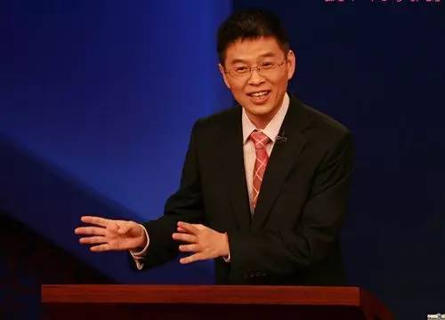 不认识郦波的都不好意思说自已看过电视，加盟《耳畔中国》说了这样一句话引热议