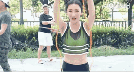 喝水都胖体质也能边吃边瘦 柳岩的法宝是坚持练跳绳